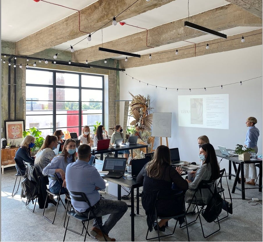 ATMESTA, bet tik KOL KAS. 